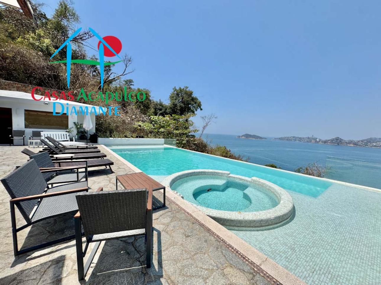 Casa en Las Brisas: alberca infinity, jacuzzi y vista al mar
