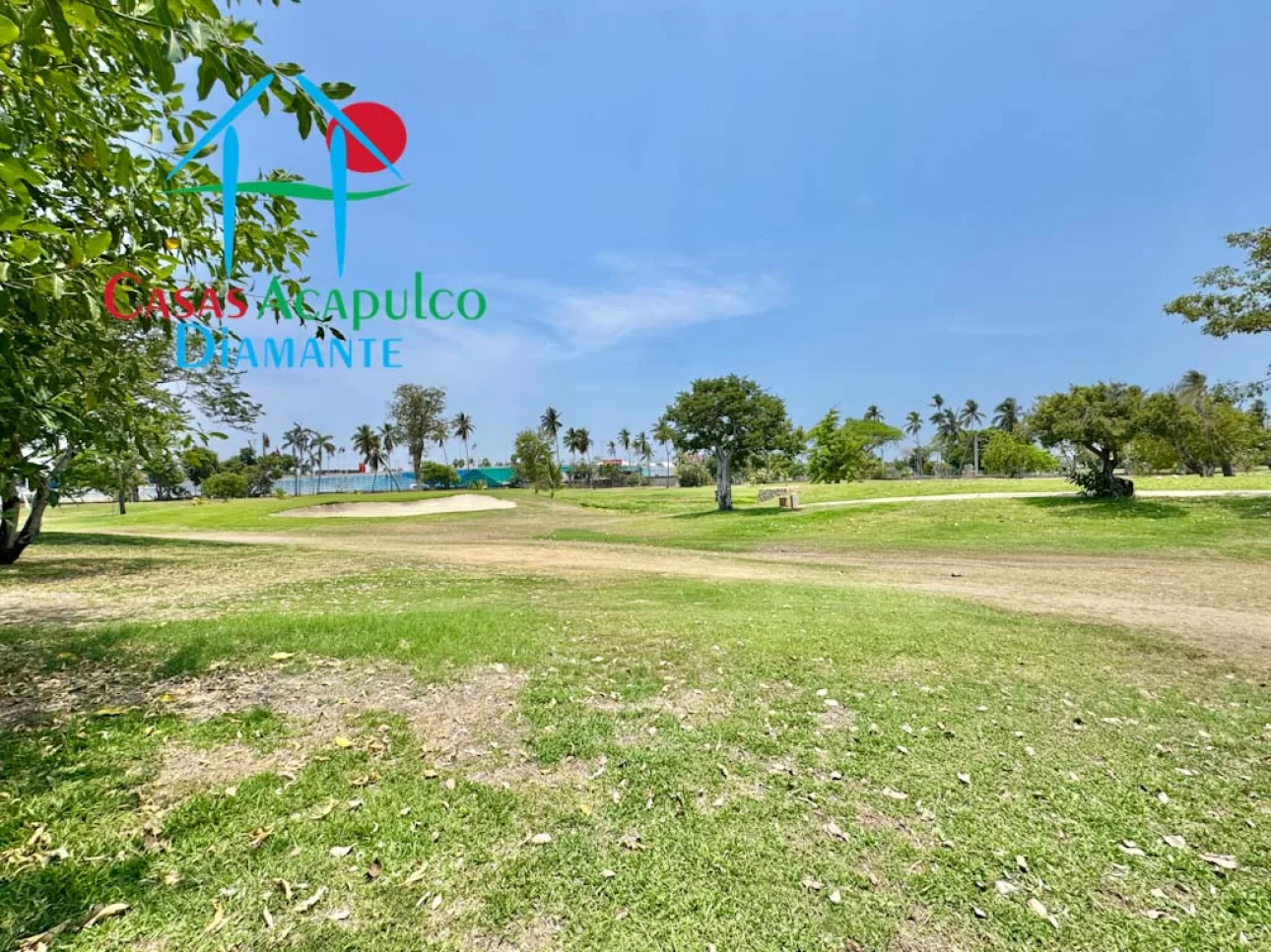 4 recámaras, alberca privada y salida al campo de golf - 13