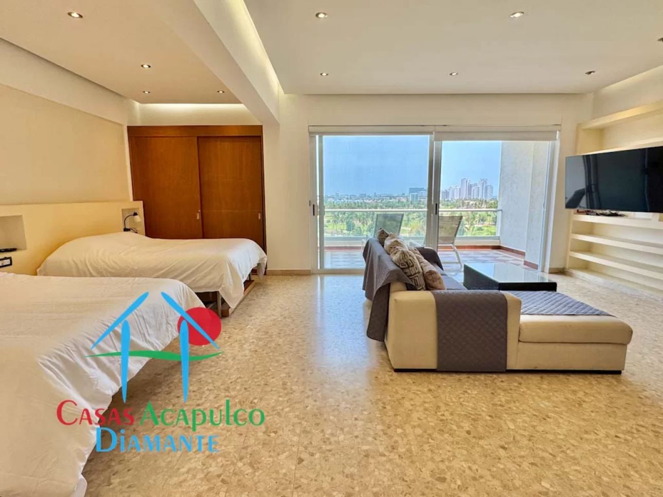 Terraza con vista al campo de golf y vista parcial al mar — foto 4