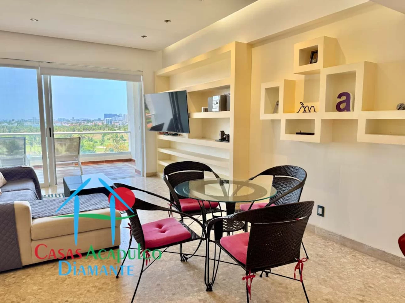 Terraza con vista al campo de golf y vista parcial al mar — foto 7