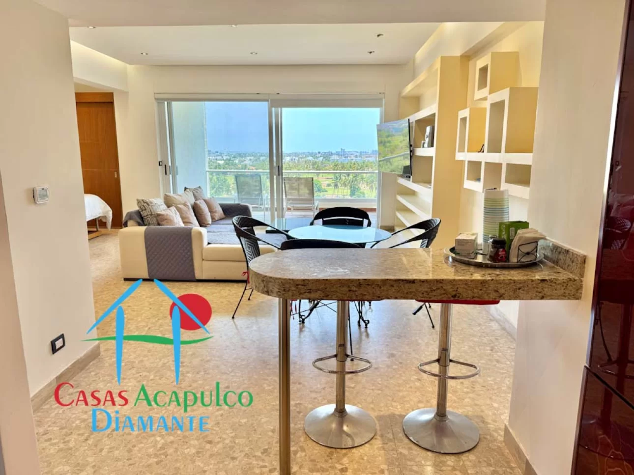 Terraza con vista al campo de golf y vista parcial al mar — foto 13
