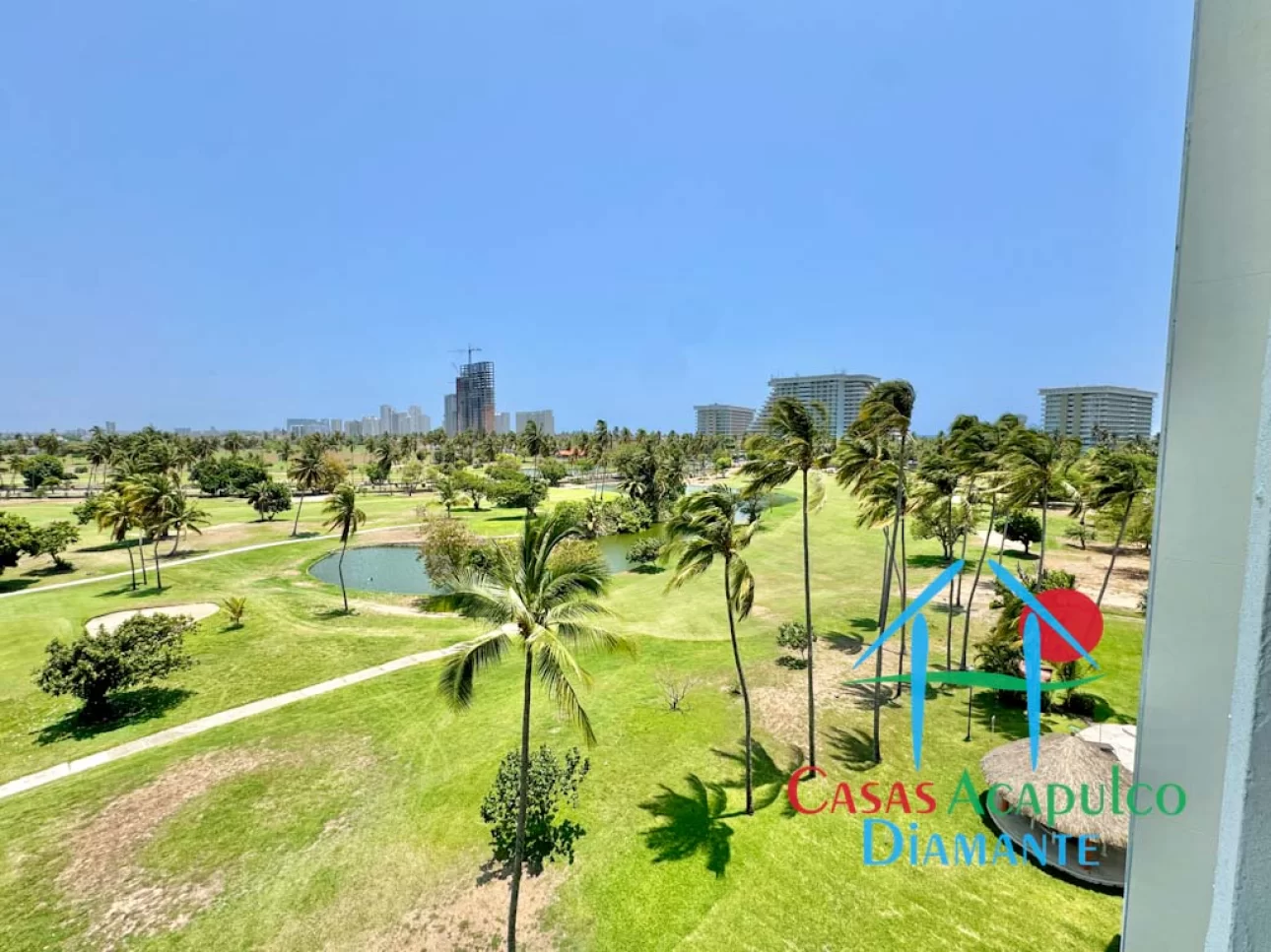 Vista al campo de golf y vista parcial al mar — foto 10