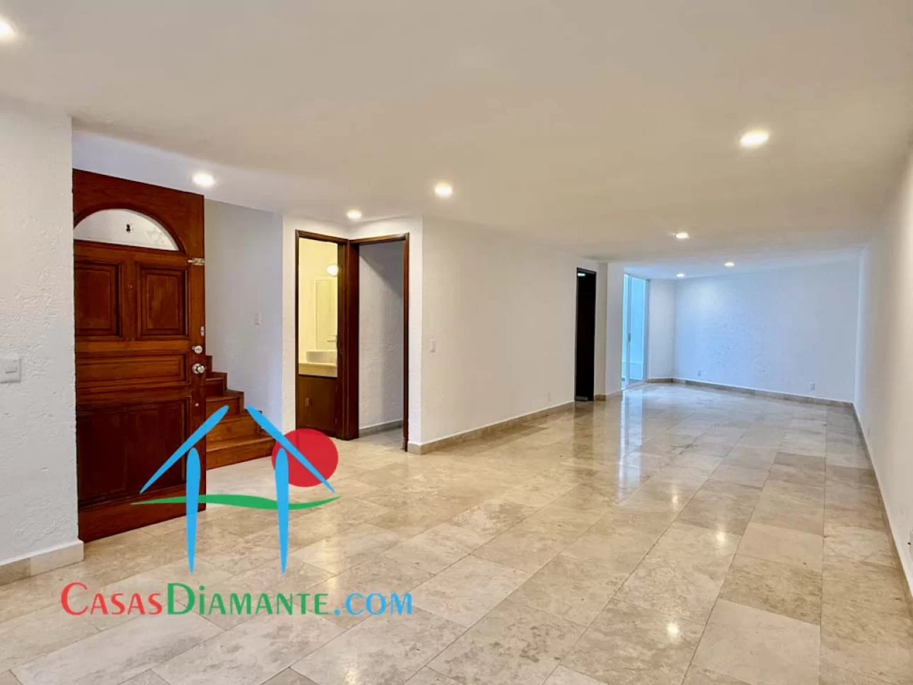 Casa en privada con 4 recámaras y terraza interior - 4