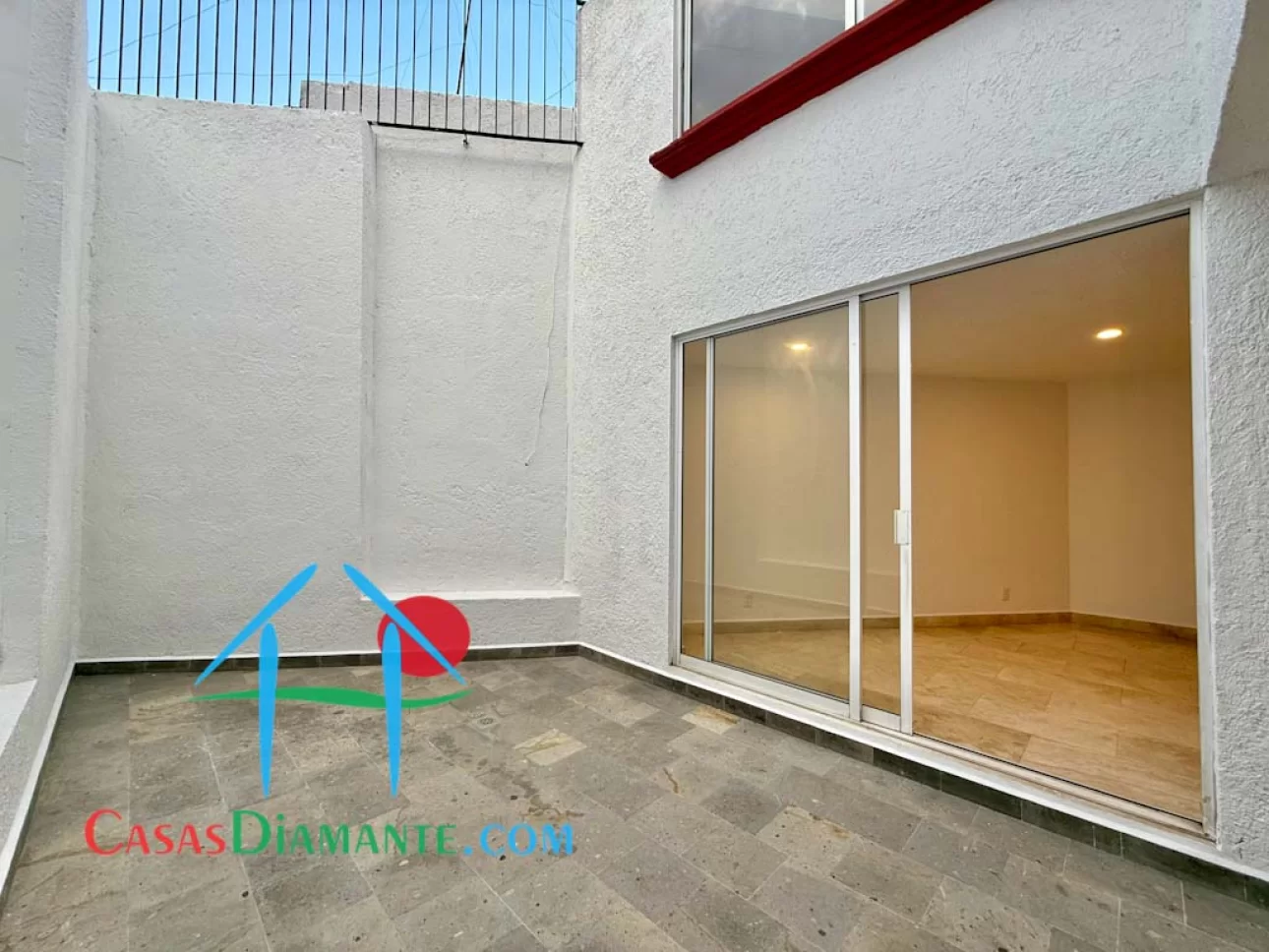 Casa en privada con 4 recámaras y terraza interior - 6