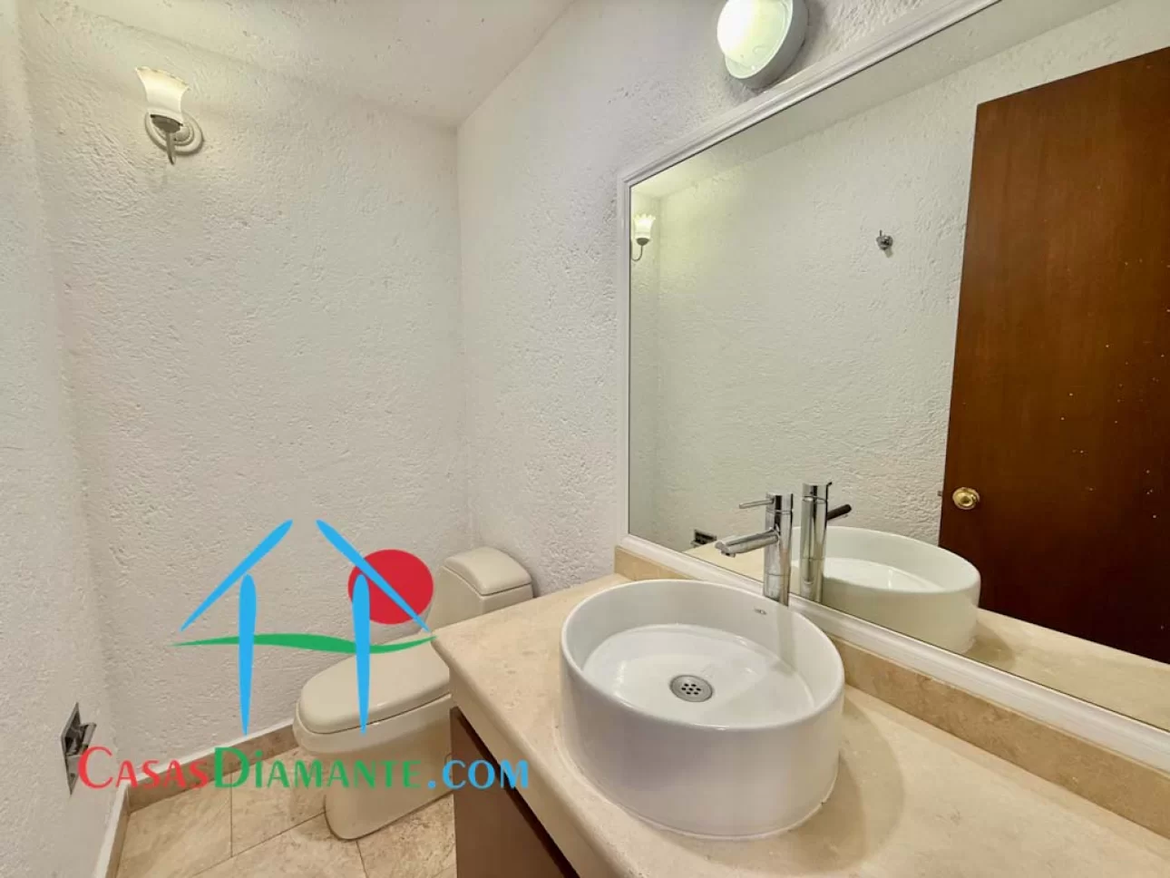 Casa en privada con 4 recámaras y terraza interior - 8