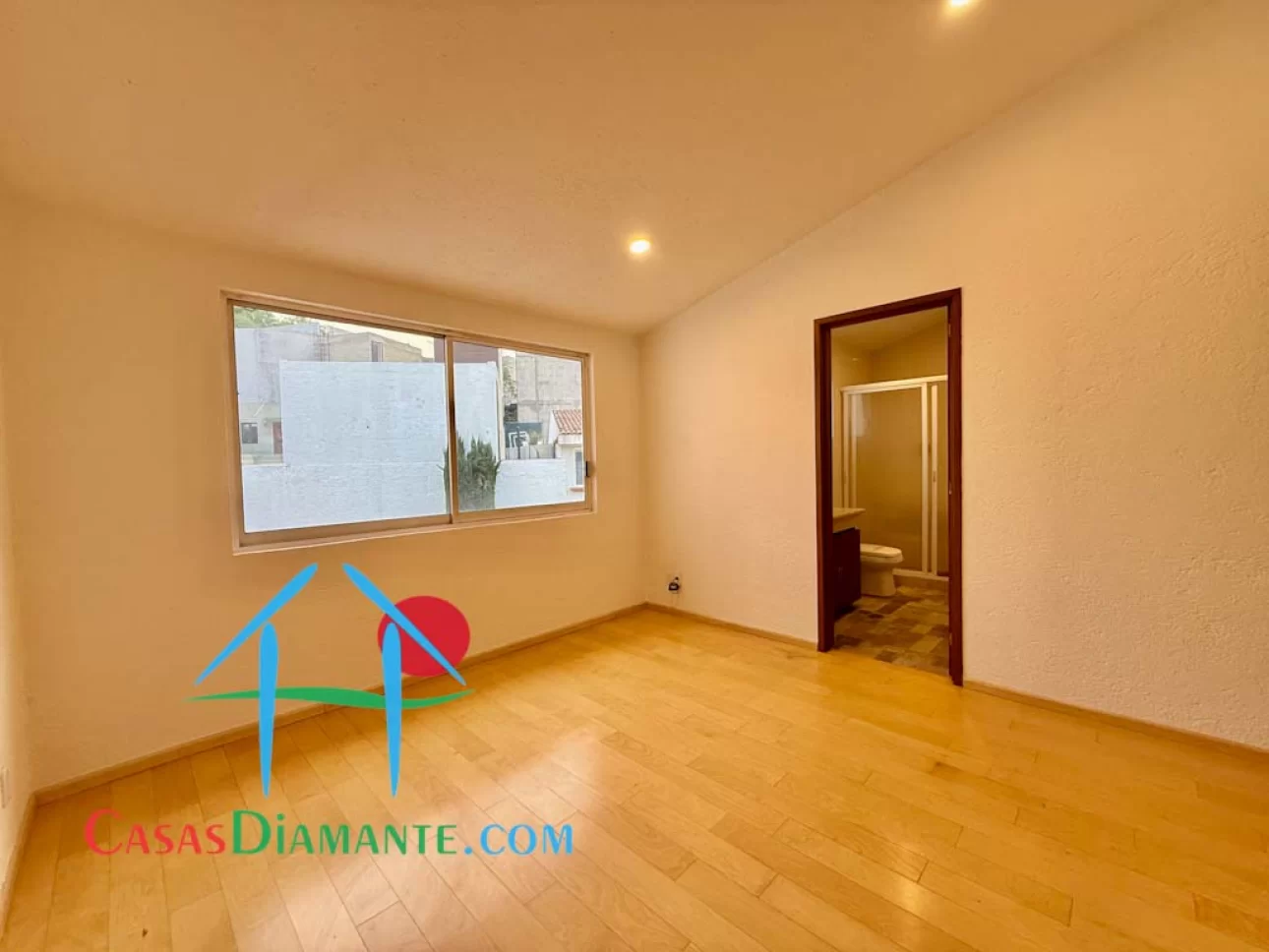 Casa en privada con 4 recámaras y terraza interior - 12