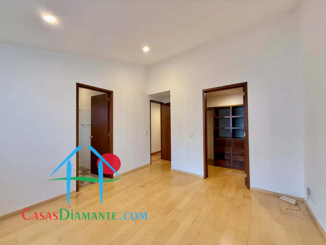 Casa en privada con 4 recámaras y terraza interior - 13