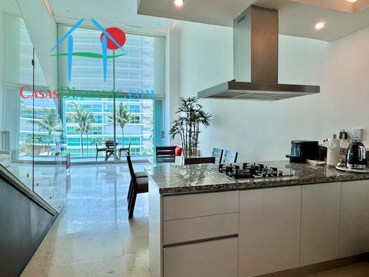 En condominio de playa con terraza y 2 recámaras — foto 2