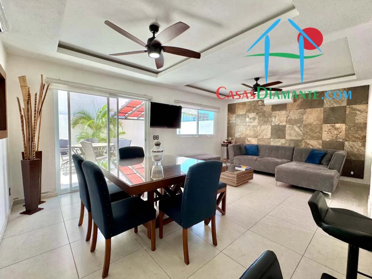 Casa con terraza, jacuzzi, salida al jardín y áreas comunes — foto 3