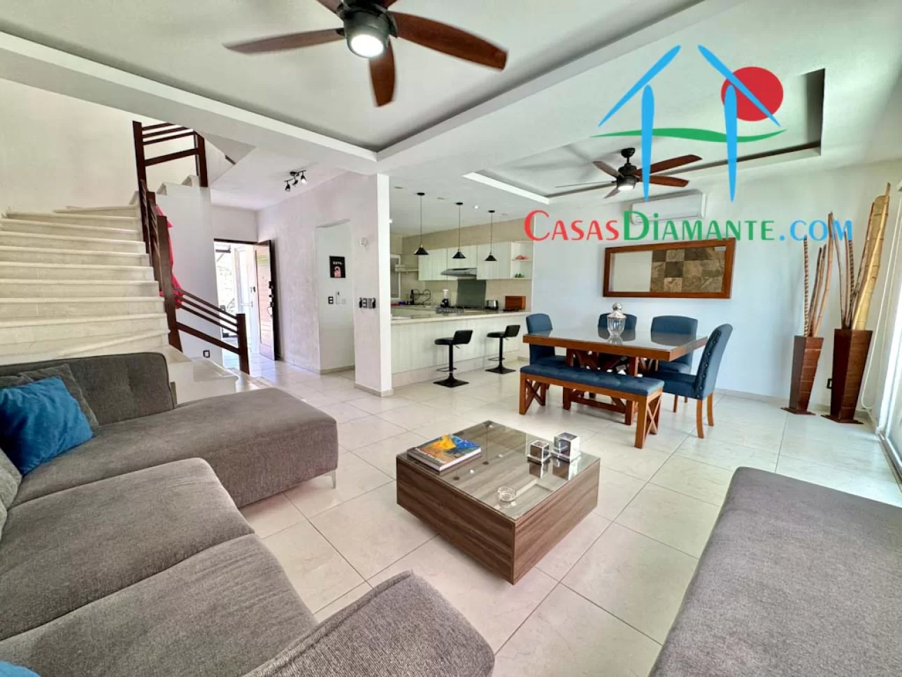 Casa con terraza, jacuzzi, salida al jardín y áreas comunes — foto 4