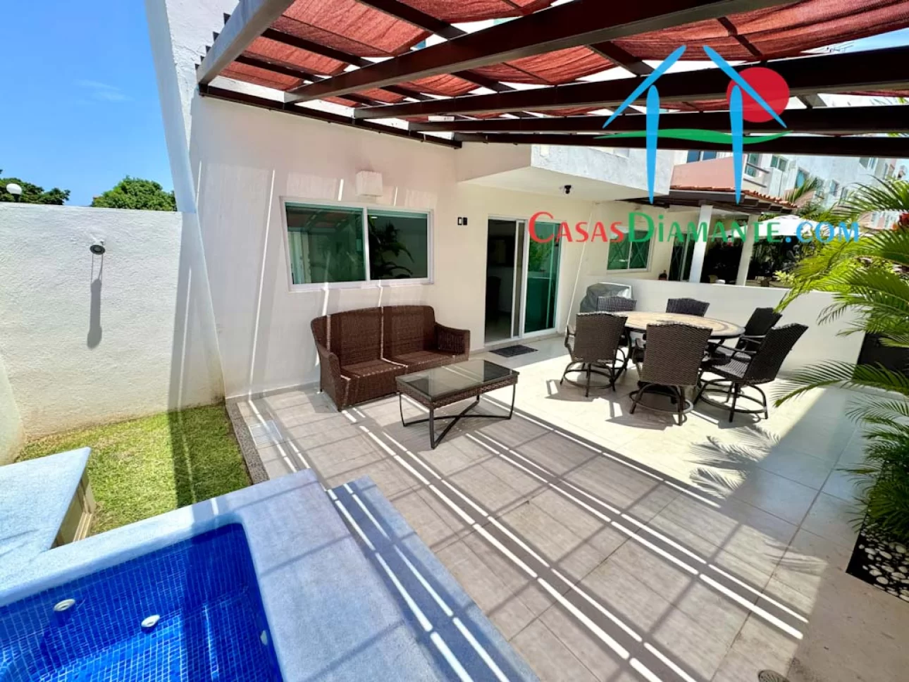 Casa con terraza, jacuzzi, salida al jardín y áreas comunes — foto 10