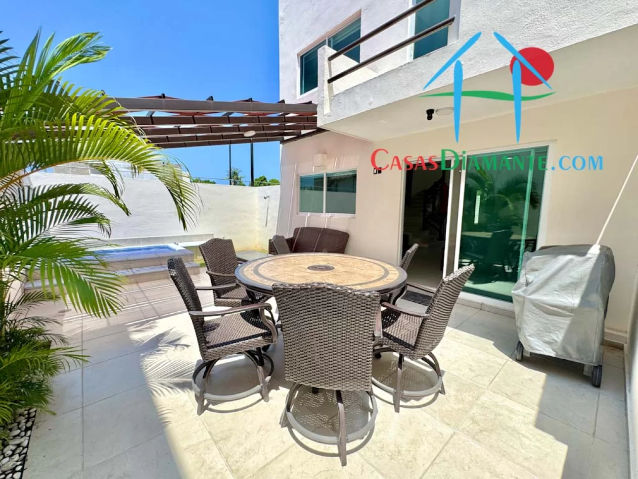 Casa con terraza, jacuzzi, salida al jardín y áreas comunes — foto 13