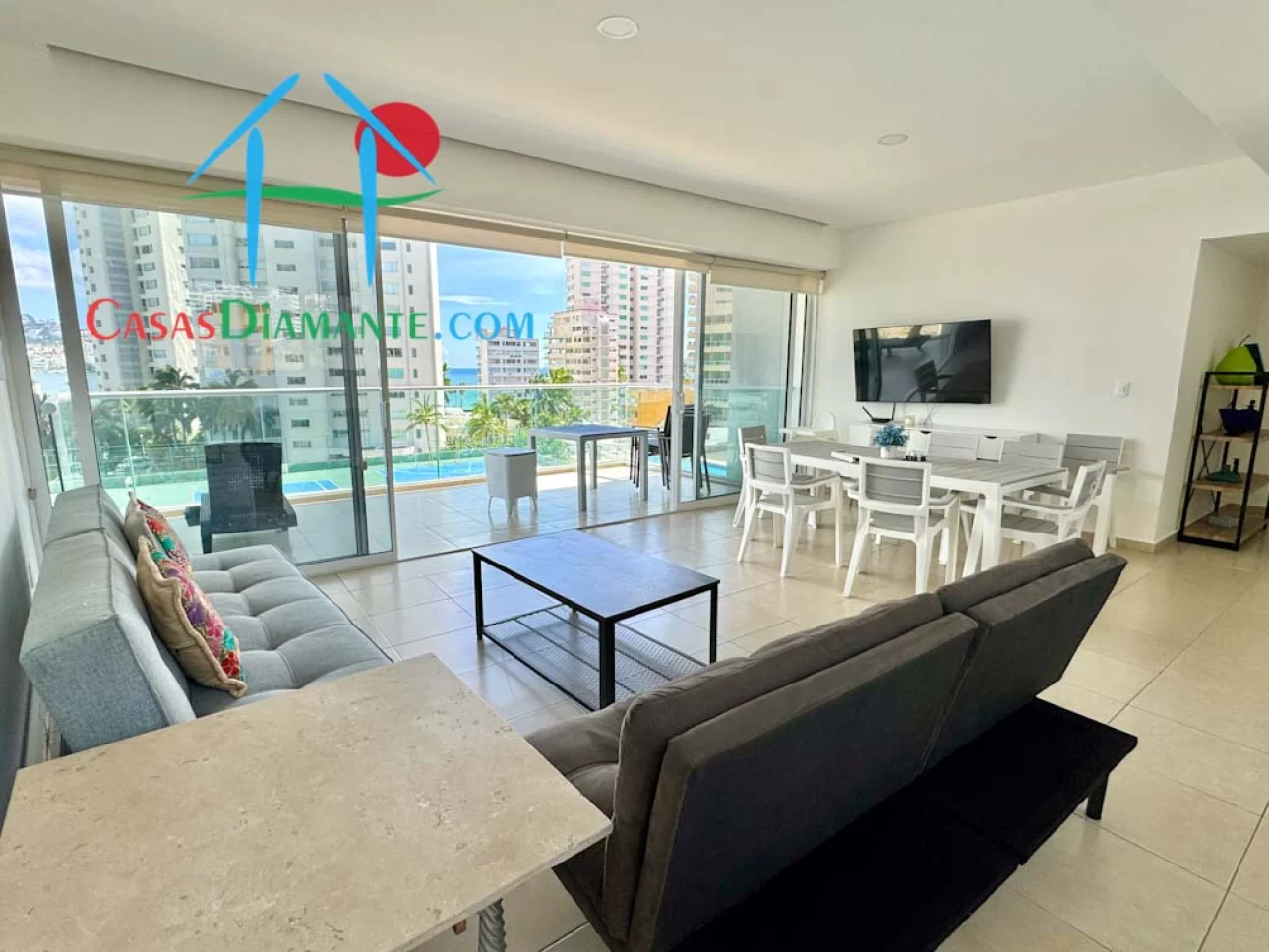 Depa en Costa Azul con terraza y vista a las áreas comunes