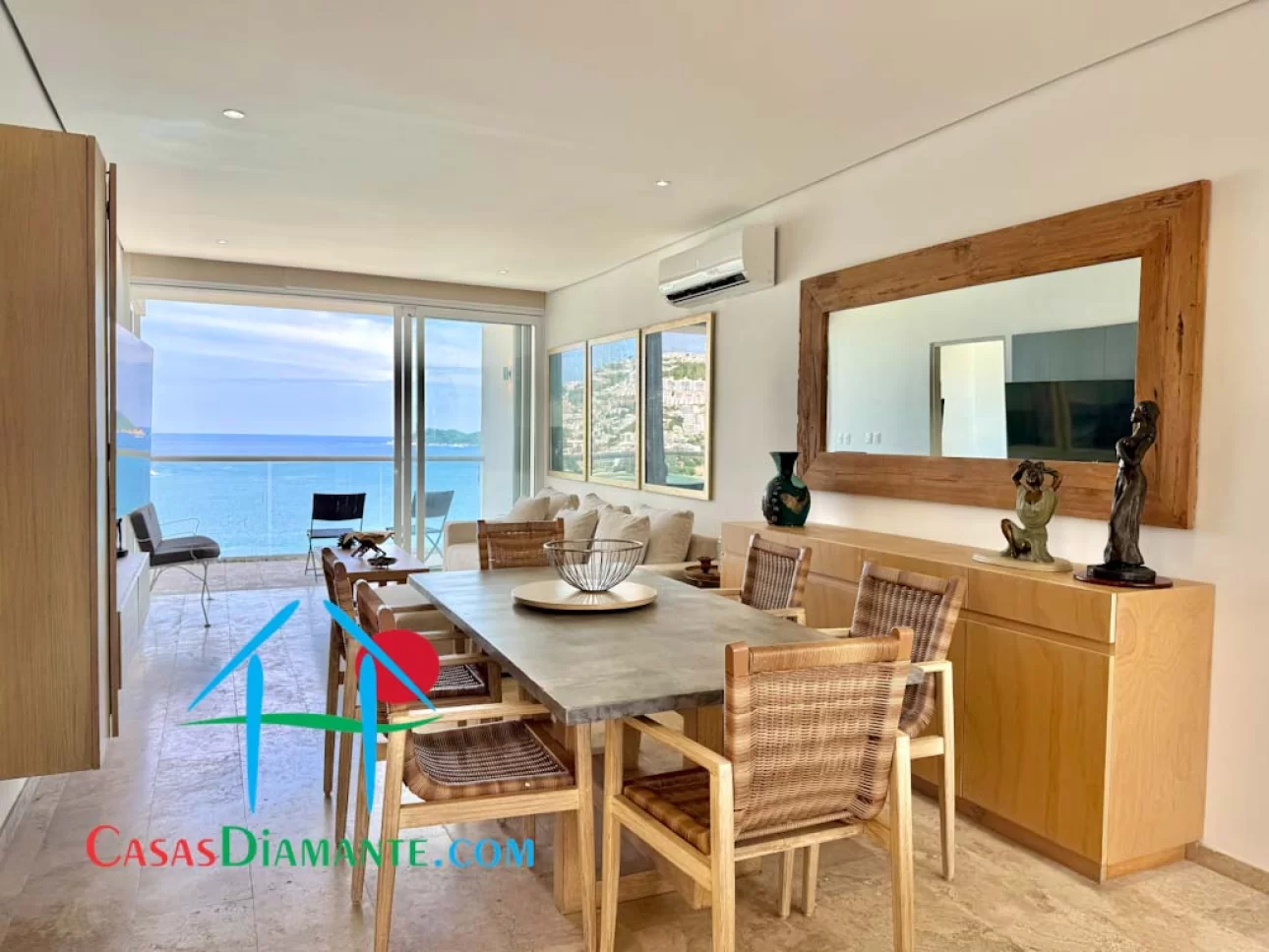 Departamento con 2 recámaras, terraza y vista al mar