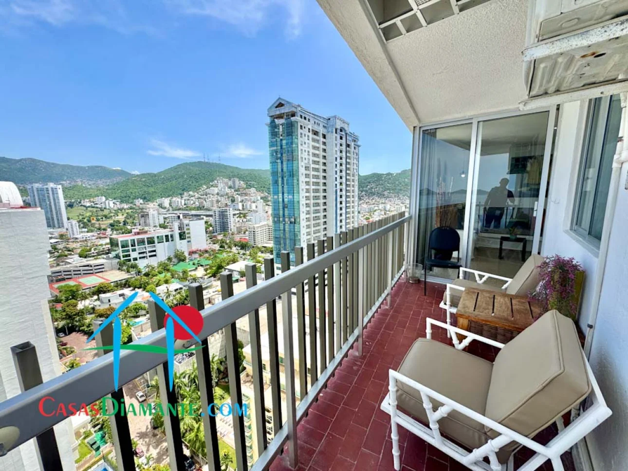 Departamento de playa con terraza y vista al mar — foto 14