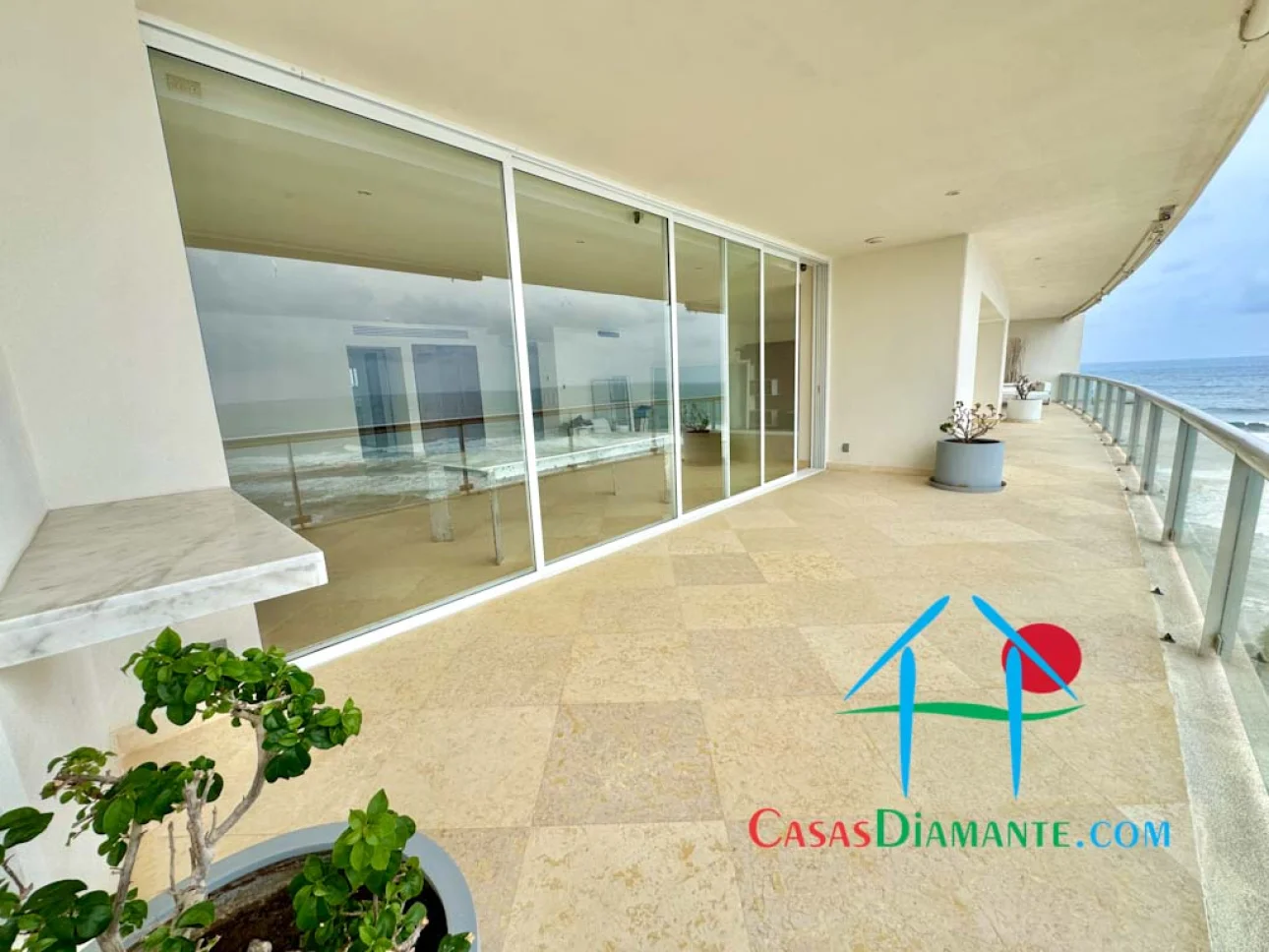 Departamento a pie de playa con terraza y vista al mar — foto 8