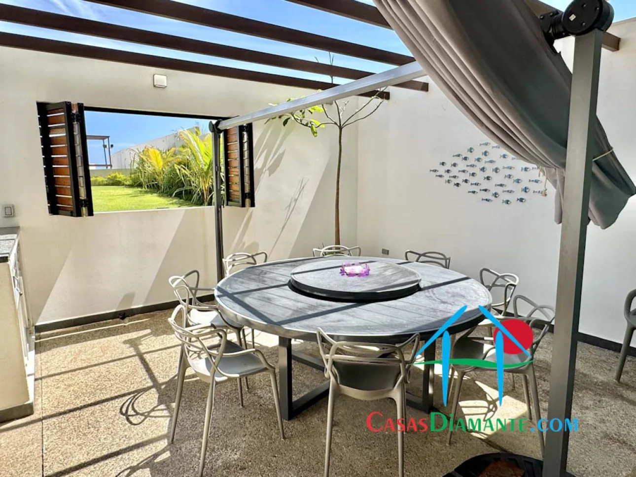 De playa con terraza, jacuzzi privado y salida al mar — foto 7