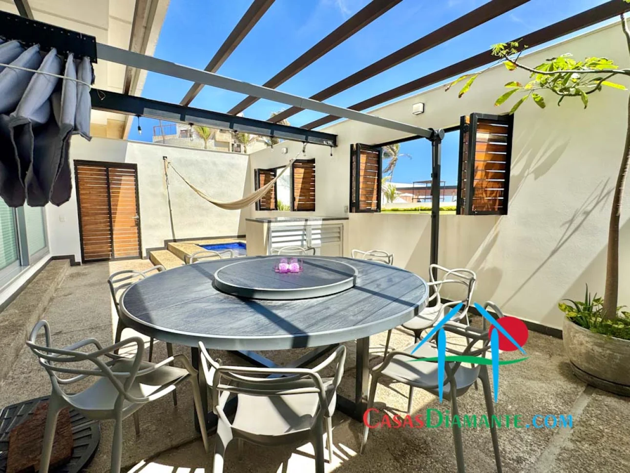 De playa con terraza, jacuzzi privado y salida al mar — foto 6