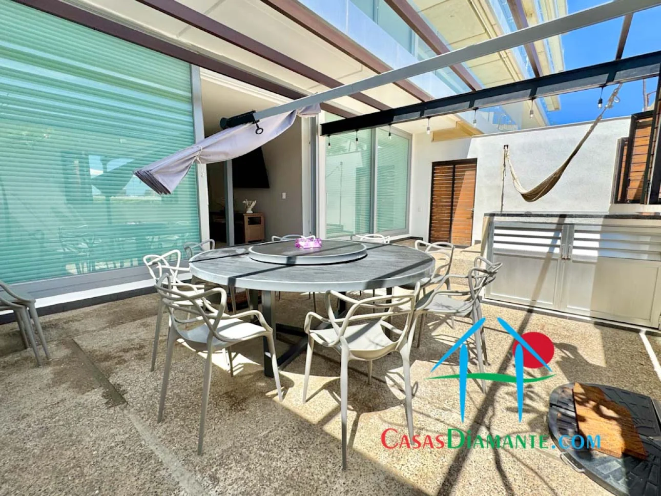 De playa con terraza, jacuzzi privado y salida al mar — foto 5