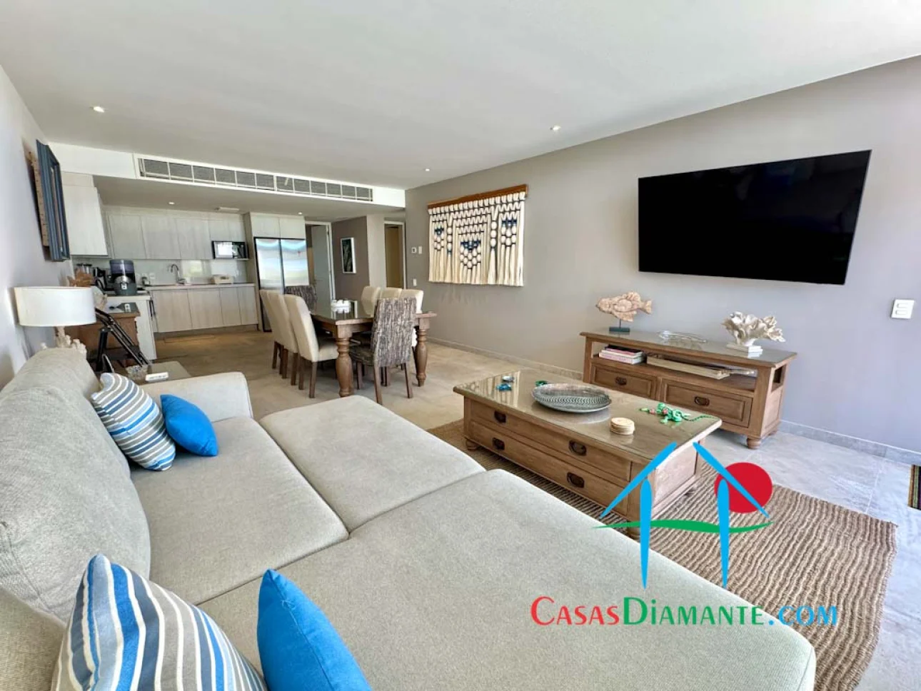 De playa con terraza, jacuzzi privado y salida al mar — foto 11