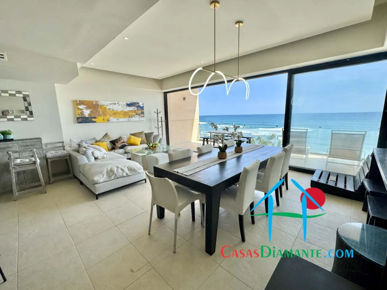 A pie de playa con terraza y vista frontal al mar - 3