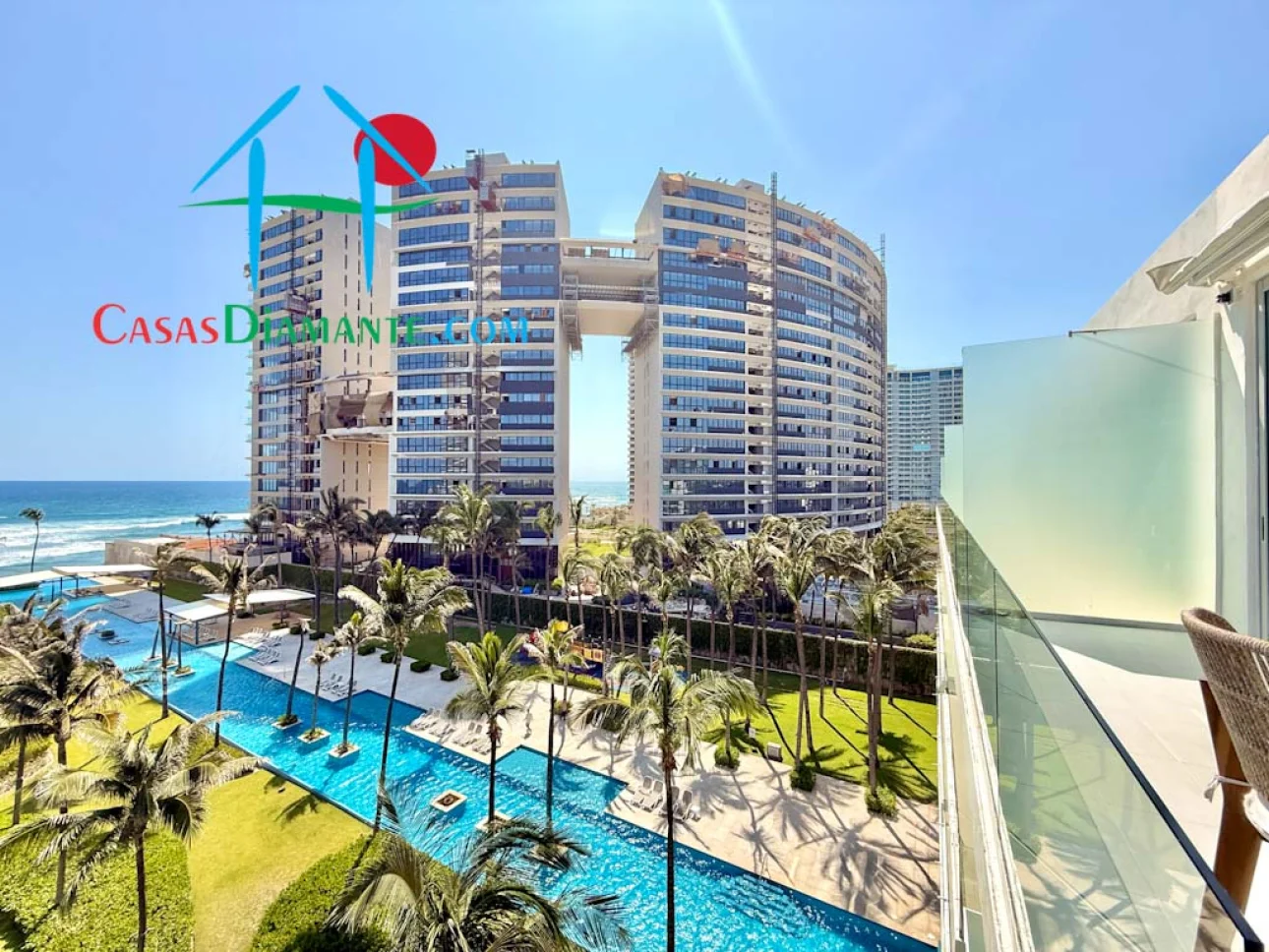 En exclusivo condominio de playa. Con terraza y vista al mar — foto 14