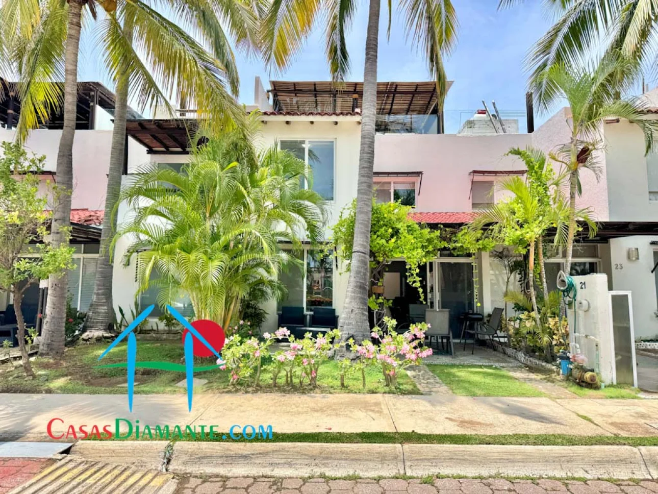 Terraza con pérgola, roof garden con asador y jacuzzi — foto 2
