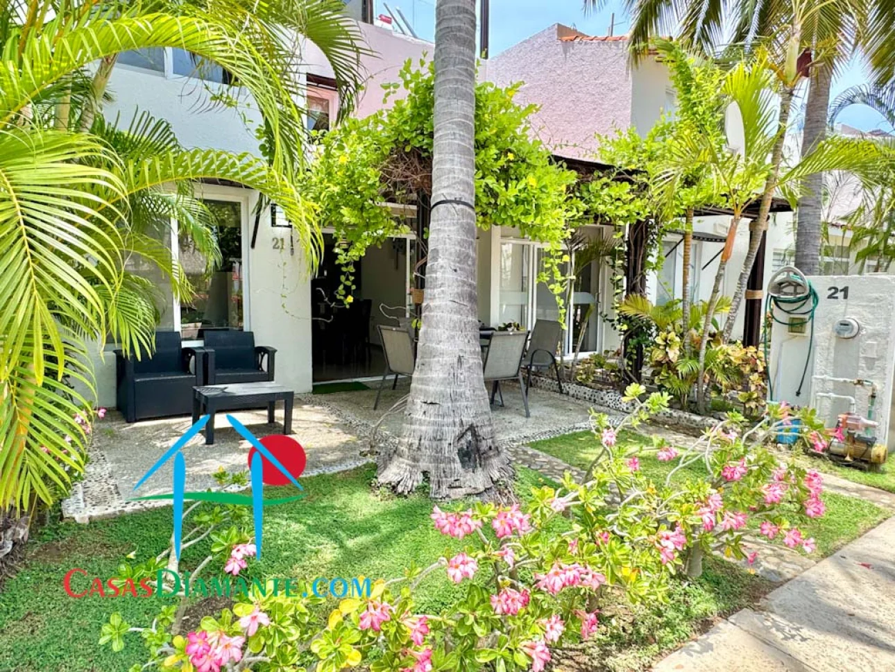 Terraza con pérgola, roof garden con asador y jacuzzi — foto 3