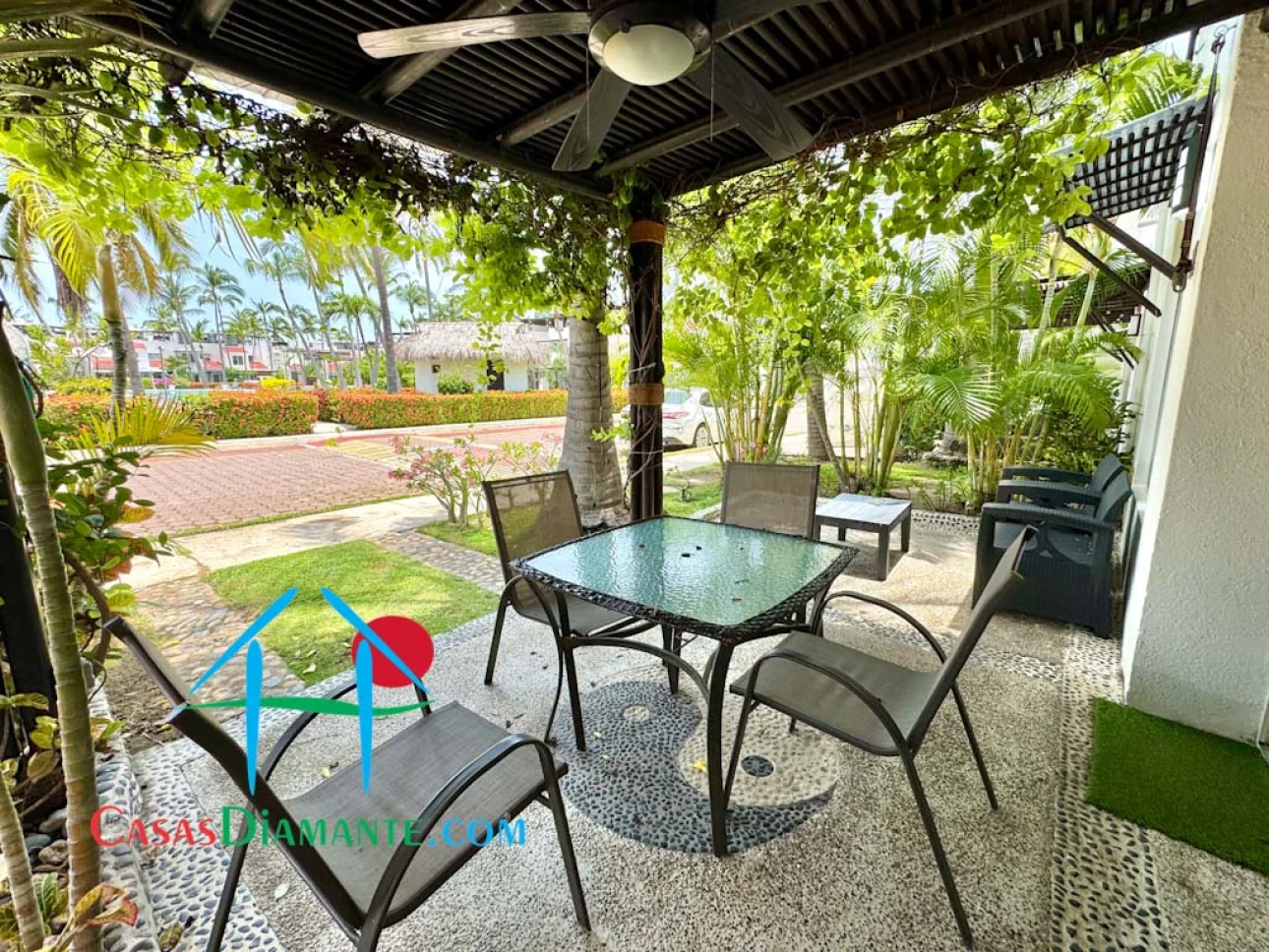 Terraza con pérgola, roof garden con asador y jacuzzi — foto 4