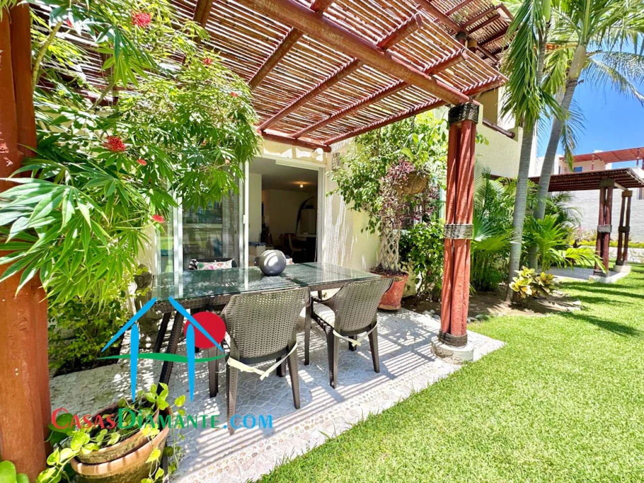 Terraza con salida del jardín, roof garden y 3 recámaras — foto 15