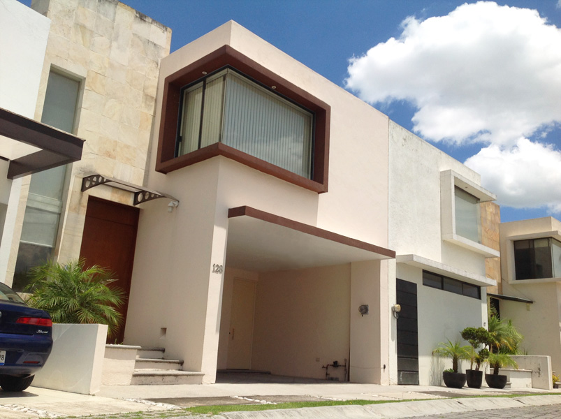 CASA EN RENTA EN FRACCIONAMIENTO ALTA VISTA,CERCANÍA CON CHOLULA - 1