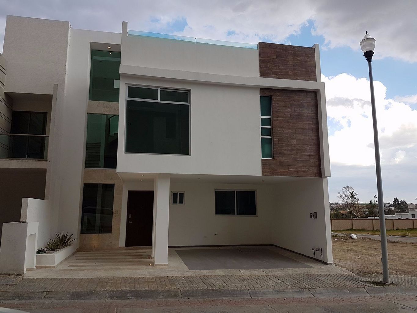 CASA EN RENTA EN PUEBLA, FRACCIONAMIENTO LOMAS DE ANGELOPOLIS III - 1