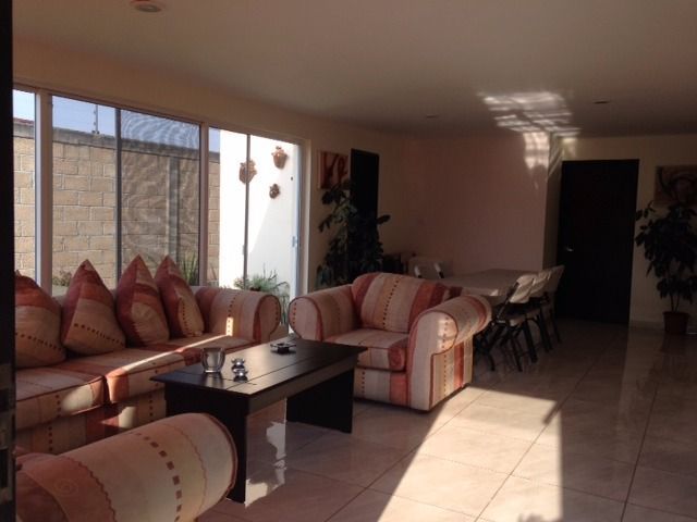 CASA EN VENTA EN XILOTZINGO, FRACCIONAMIENTO SAN JOSE CARPINTERO - 2