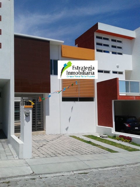 CASA EN VENTA EN PUEBLA,FRACC LOMAS DEL VALLE,CERCA CU